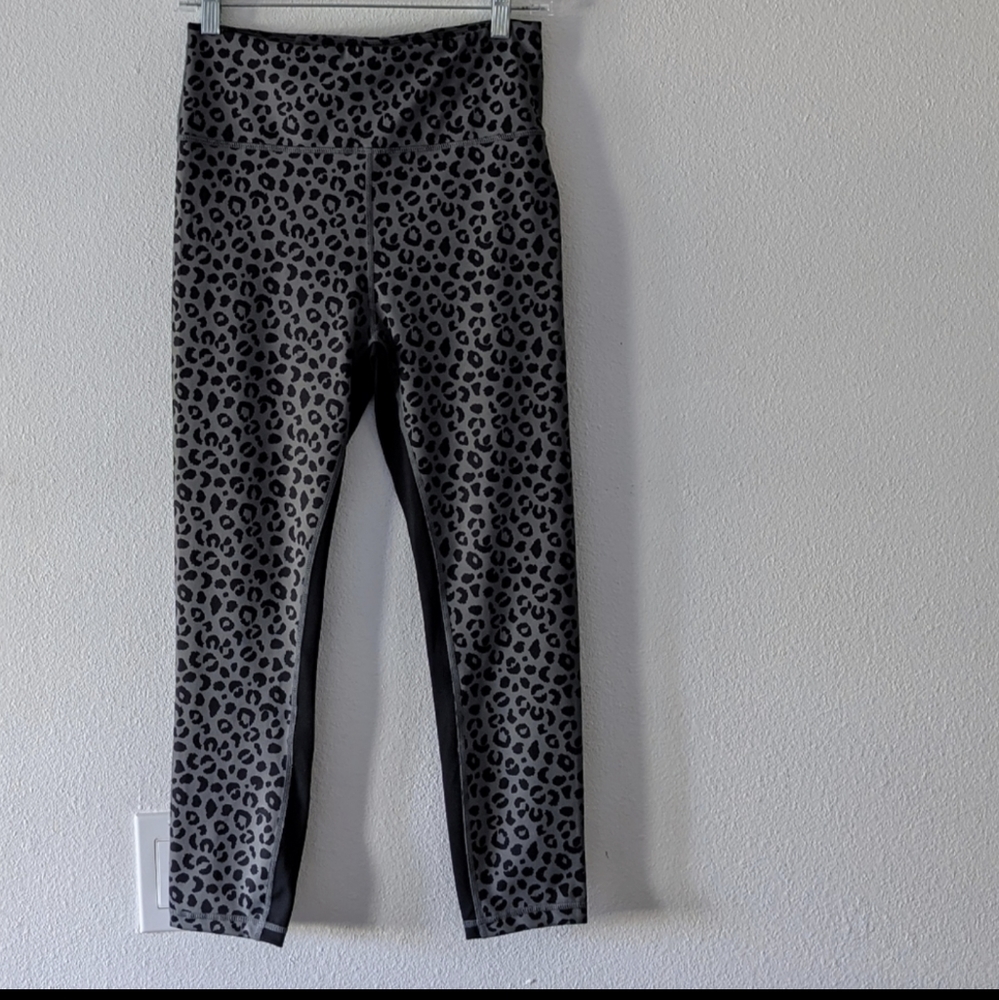 {All Fenix} Brand New Cheetah Charcoal Leggings